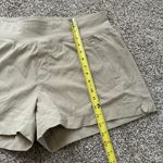Athleta beige tan Trekkie North shorts size 16 Photo 6