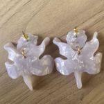 Lilly Pulitzer Chic White Floral Earrings Photo 3