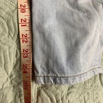 American Eagle  Jeans Women's Size 6 Regular Light Wash Distressed Crop Denim Photo 4