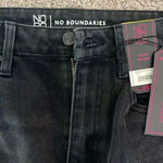 No Boundaries Women’s  jeans NWT Photo 2