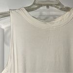 Zenana Outfitters Cream Sleeveless Top Women’s Medium Photo 1