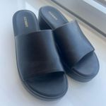 Old Navy  Platform Sandals Black Photo 4