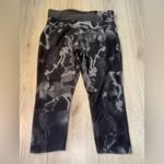 Nike Black and Gray capri crop cropped leggings tights Photo 2