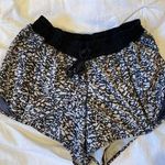 Lululemon Hotty Hot Short 2.5” Photo 2