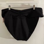 Victoria's Secret SWIM
Essential Cinched High-Waist Bikini Bottom Photo 8