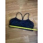 Lululemon  Sports Bra Size 8 Photo 3