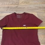 FIGS Catarina Scrub Top Burgundy XXS Classic Fit Medical Workwear Photo 3
