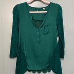 Anthropologie Knitted & Knotted Green Verso Henley Satin Crochet Boho Top XS Photo 2