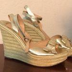 Ivanka Trump Golden espadrilles Photo 0