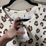 Wonderly  NWT leopard print cream brown rounded hem t shirt top Photo 2