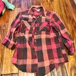 Dizzire Women’s pink and black plaid flannel. Size medium.  brand Photo 0