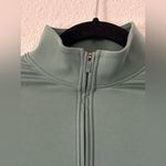 Alo Yoga ALO Softsculpt Precision 1/4 Zip Long Sleeve sz small Photo 4