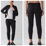 Lululemon on the fly pant 28” Photo 1