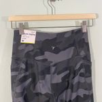 Old Navy Women Black Camo Go-Dry 3/4 Ankle Elevate Leggings Size M NWT Photo 6