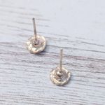 Vintage Stud Earrings For Pierced Ears Dainty White & Gold Tone Flower Photo 4