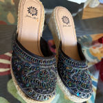 Yellow Box Beaded Wedges Photo 0