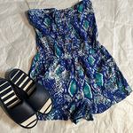 Derek Heart  Blue and White Patterned Garment Photo 0