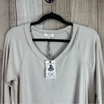 easel  Off-White Ribbed Long Sleeve V-Neck Top Photo 4