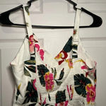 J.O.A. Size Small Linen Viscose Blend Cropped Floral Ruffle Tank Top Photo 4
