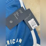 Universal Threads NWT Women's Mid-Rise Graphic Fleece Shorts - Universal Thread Blue Size XL Photo 2