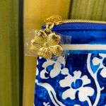 Estée Lauder New Estee Lauder Blue and White Floral Pouch Photo 3