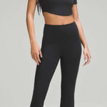 Lululemon  Hold Tight Cropped Ribbed T Shirt in Black Size Small Photo 0