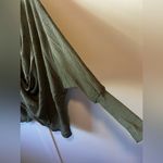 Boohoo Women’s Green Plus Wrap Knitted Twist Sweater From - Size US 16 Photo 4