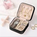 Mini Jewelry Box Portable Travel Jewelry Storage Box, PU Leather Small Organizer Black Photo 1