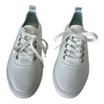 Tommy Bahama  Women's Perforated White Leather Lace-Up Sneakers size 7 low-tops Photo 4