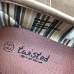 Twisted Womens Slip On Sneakers Flats Faux Leather Beige Size 8.5 Photo 5