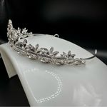Elegant Silver Tiara Photo 6