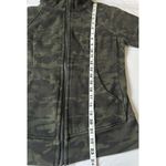 Lululemon Women’s Scuba Full-Zip Hoodie Green Camo size 6 Photo 4