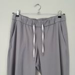 Lululemon On The Fly 7/8 Pull On Luxtreme Ankle Pants Silverscreen Size 10 Photo 2