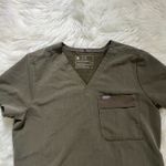 FIGS  Women’s Heather Olive Scrub Top Size Large Photo 1
