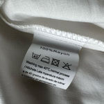 White Belle Sleeve V Photo 6