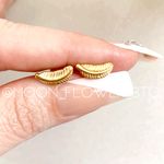 Gold Feather Flat Back Earrings – 18k Gold Plated Stainless Steel Photo 4