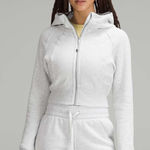 Lululemon  Scuba Full-Zip Cropped Hoodie in Heathered Core Ultra Light Grey Photo 0