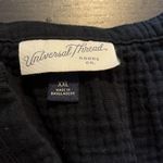 Universal Threads Universal Thread black short sleeved shirt in XXL. GUC. Photo 1