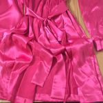 Morgan Taylor Womens  Super Sexy Lightweight Silky Satiny Pink Robe Size Small Photo 2