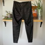 Old Navy Black Camouflage Elevate Legging Size Small Short Photo 1