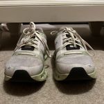 on cloud  Women’s Running Shoes  Photo 2