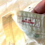 Lucky Brand Loose Hi-Rise Crop Jeans in Ecru. Size 8/29R. Photo 2