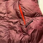 Eddie Bauer  Puffer Vest Women Sz M Purple Maroon Red Goose Down Fill EB550 Hood Photo 4