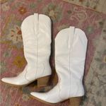 trendy white cowgirl boots with mini heel size US 9 Photo 4