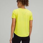 Lululemon  High Neck Running and Training T-Shirt Yellow Serpentine Womens Size 4 Photo 1