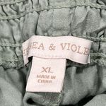 Chelsea and Violet  XL Havana olive shorts elastic waist with pockets 2.5” inseam Photo 7