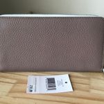 Kate Spade Wallet Photo 1