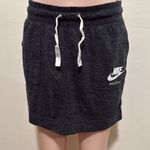 Nike  black & sail gym skirt woman size medium drawstring pockets Photo 1