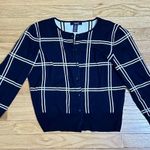 CHAPS  Woman’s cardigan size Medium  Photo 0