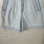 Liz Wear Vintage Liz Claiborne Light Wash Pleated Denim Shorts Size 12 Photo 3